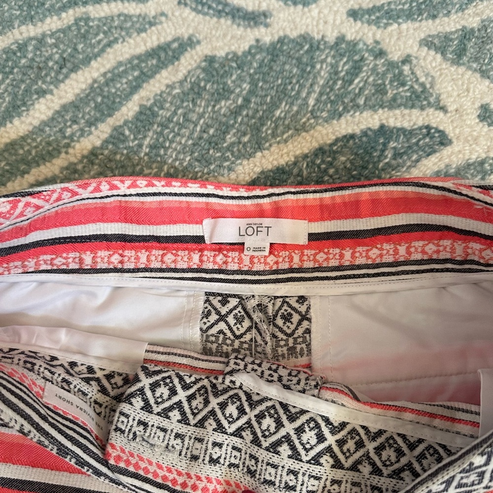 Ann Taylor LOFT Textured Shorts Sz 0 - Picture 3 of 3